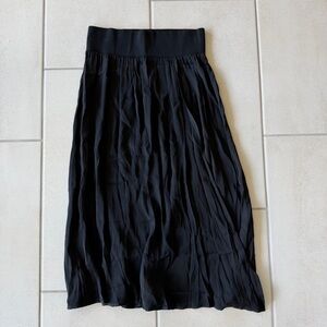 Chasor Chic Black Midi Skirt - S